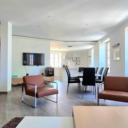 Chic Duplex In With Parking Saint-Tropez