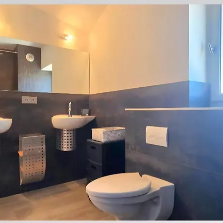 Chic Duplex In With Parking